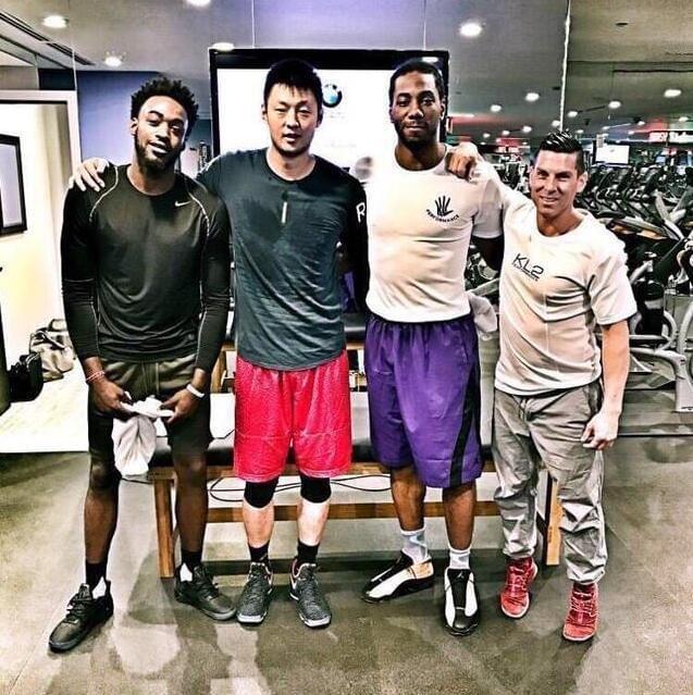 全国春季游泳锦标赛：张展硕收获第三金