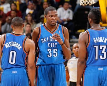 本赛季当艾顿作为最近防守人时，对手命中率下降12.9%